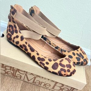 Bella Marie Leopard Print Women's Flats shoe size 6